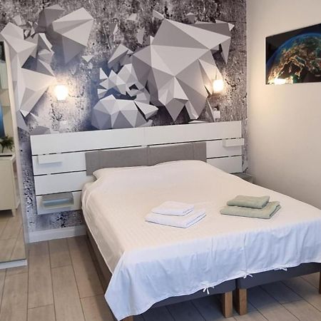 Elisabeta Studio Apartment Букурещ Екстериор снимка